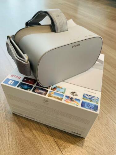 Oculus Go 32GB Standalone Virtual Reality Headset in Very Good Condition