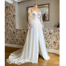 V Neck Floral Lace Wedding Dresses Long Sleeve Beach Applique Stain Bridal Gown