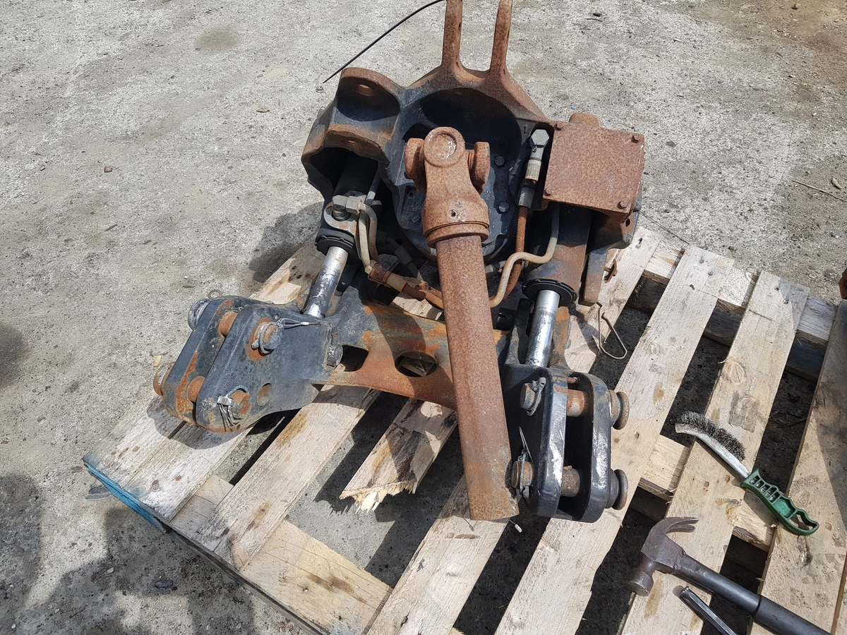 New Holland T4, T5 Front 3 Point Linkage, Pto Parts 84313803  