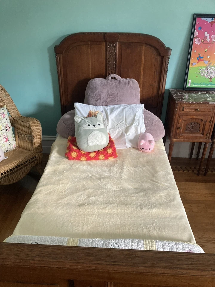 Antique Pair of Hand-Carved Mahogany Twin Size Beds - Image 4 of 4