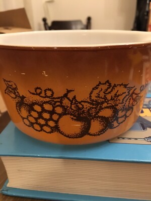 Vintage  Pyrex 1qt. Old Orchard Cindarella Casserole Dish #473