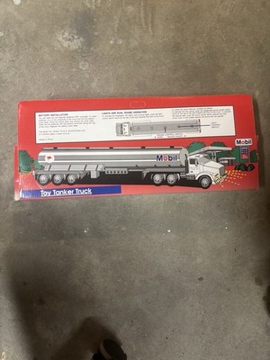 VINTAGE 1993 EXXON & MOBIL TOY TANKER TRUCKS