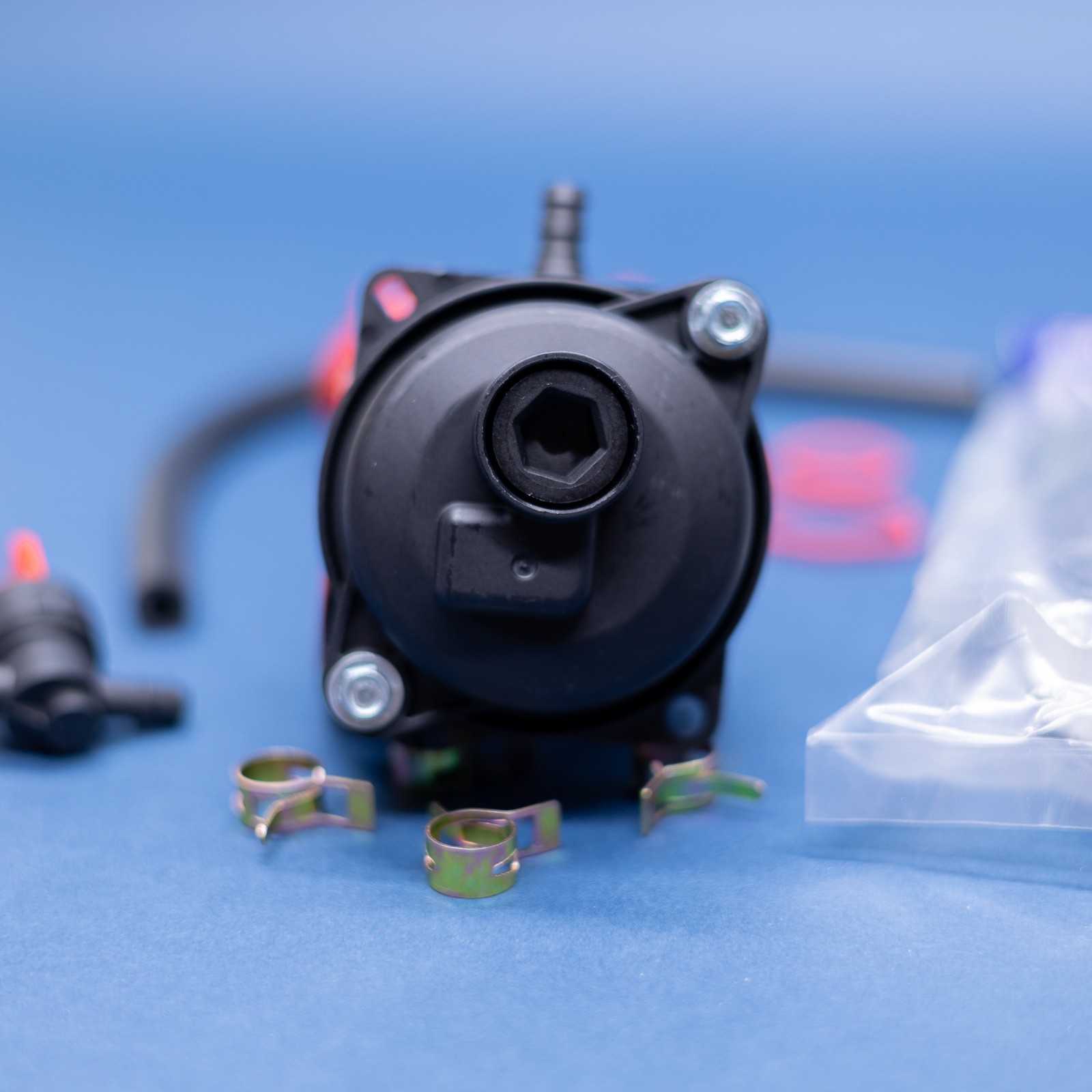 Carburetor Assembly Compatible with Briggs & Stratton Part # 84002107