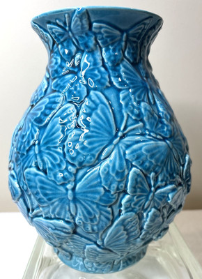 Gardeners Eden Caribbean Teal Embossed 3-D Butterflies Ceramic 10  Vase PORTUGAL