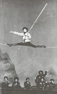 Taus Makhacheva: Tightrope - [Mousse Publishing]