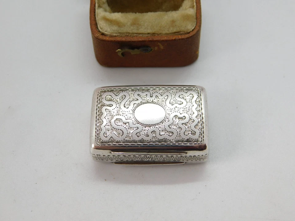 Antigua vinagreta georgiana de plata de ley con aroma floral 1832 Birmingham Foto 3 de 4