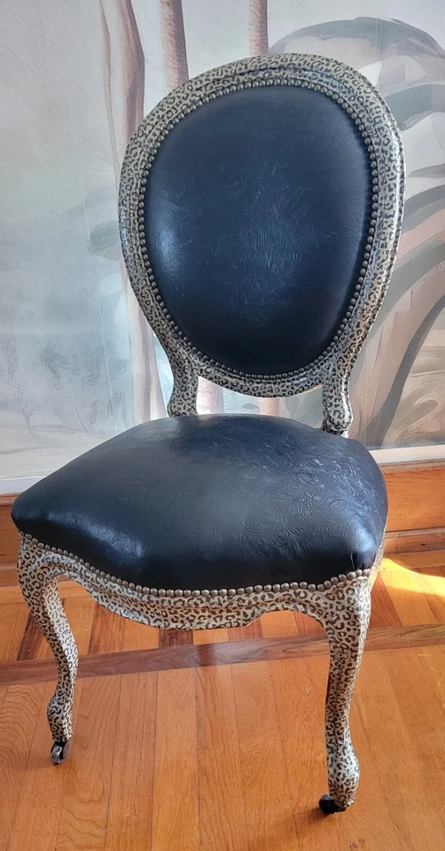 chaise médaillon léopard - Photo 2/4