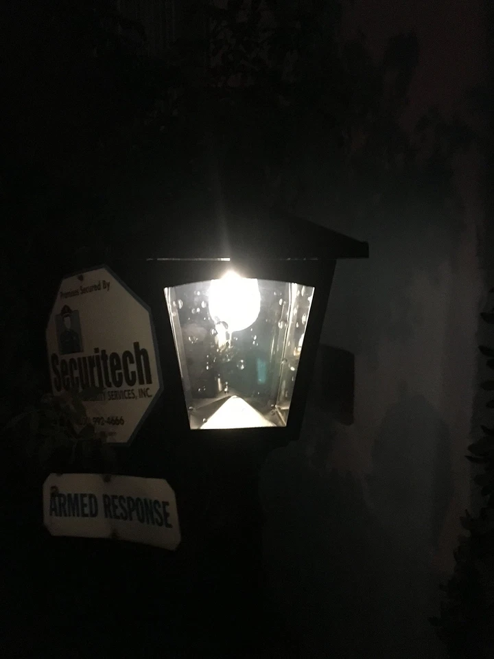 Poste de lámpara solar de 42 pulgadas, paquete de 2 luces de calle LED solares para exteriores para jardín... Foto 3 de 4