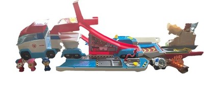 PAW PATROL  Fahrzeuge True Metal Launch'N Haul Mit Robodog & 3 Figuren