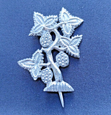 Medieval Strawberry Bush Heraldic Badge Replica   14th Century Pewter Brooch
