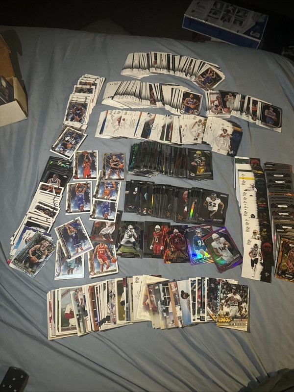 Lot of 650+ 2025-2026 Football Basketball Baseball Sports Card Lot RC’s Colors