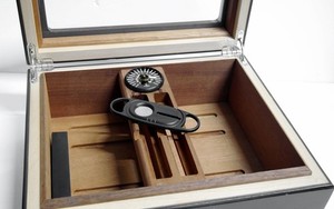 Vintage Solid Wood High Quality Humidor made in Mexico 12x10x5