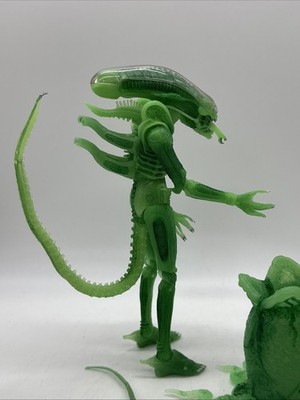 NECA SDCC 2020 Exclusive Glow in the Dark Ultimate Big Chap Alien