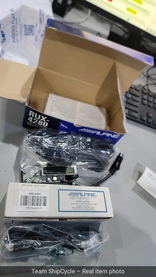 Controlador amplificador remoto Alpine RUX4280 con cable KWE060M G2U Foto 4 de 4