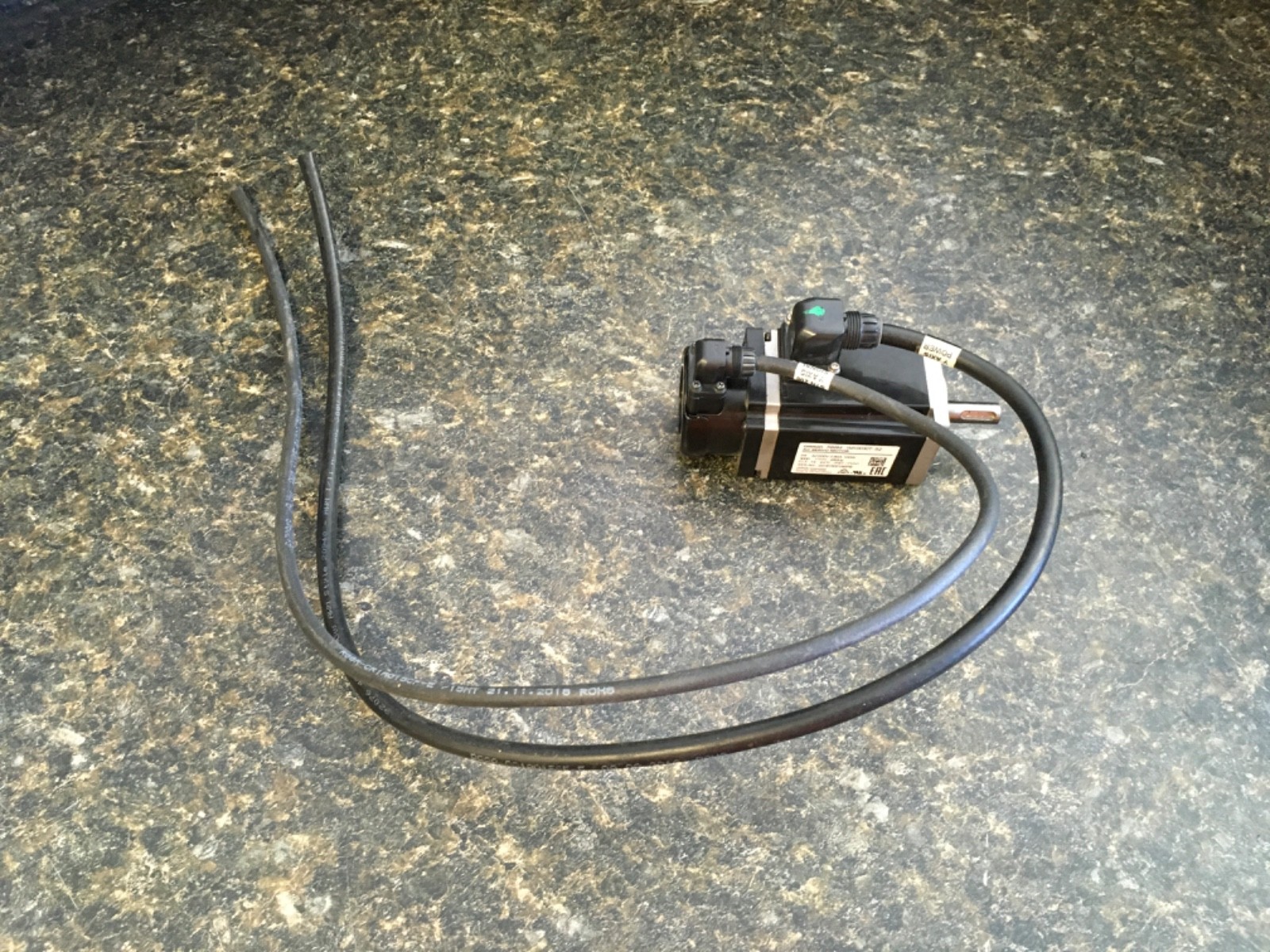 OMRON R88M-1M10030T-S2 AC Servo Motor (KB)