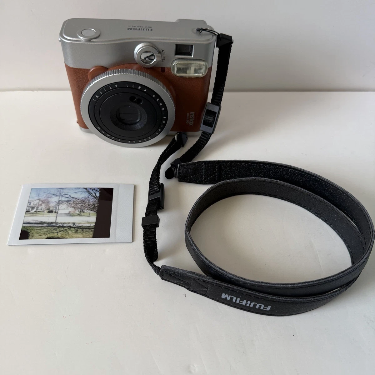 VOVMOEYA Custodia protettiva compatibile con Fujifilm Mini 99, custodia in pelle per fotocamera istantanea Fuji Mini 99, chiusura con nastro Magic Mini 99, tracolla inclusa, Grigio, Custodia per