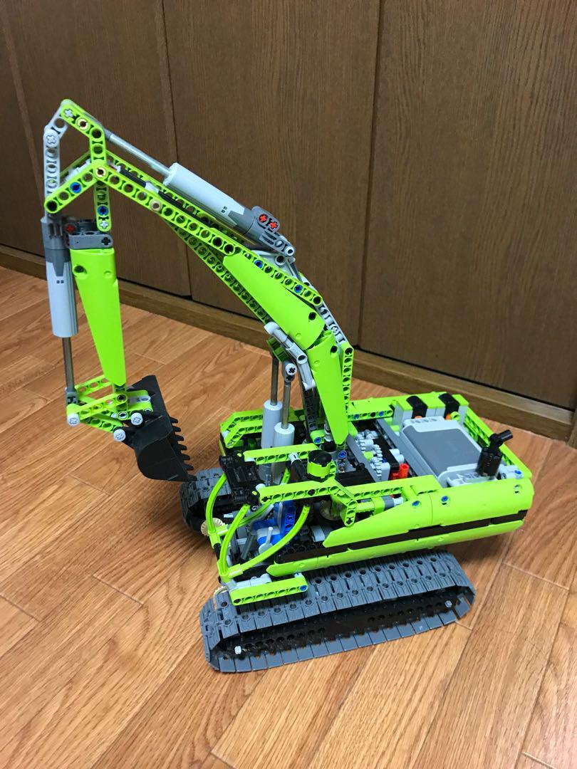 LEGO Technic Motorized Excavator 8043 In 2010 original lime color 