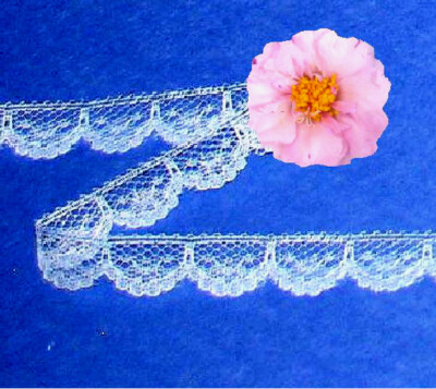 Scalloped White Lace Trim 16 Yards x 1/2'' Narrow Doll Lace  N05DV CLOSEOUT