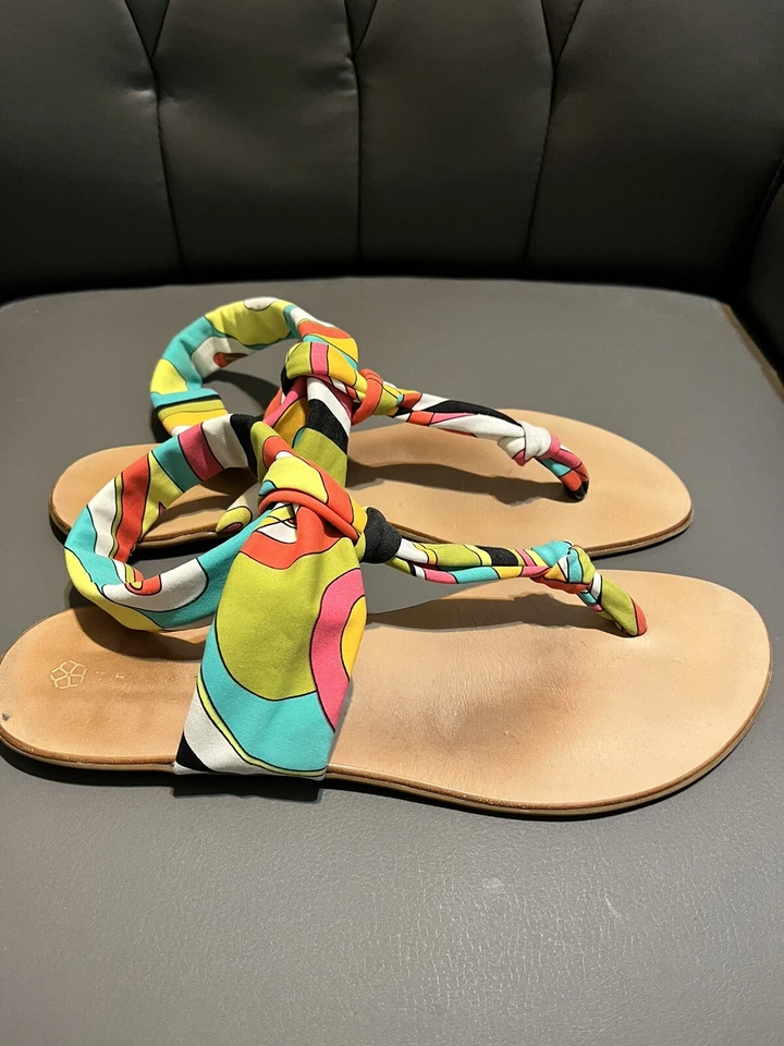 Fabulosas sandalias Trina Turk estampadas 10  Foto 2 de 4