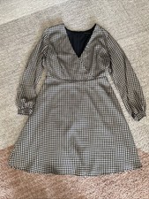 Banana Republic Size 0 Black And Tan Elephant Print 70s-style Faux Wrap Dress