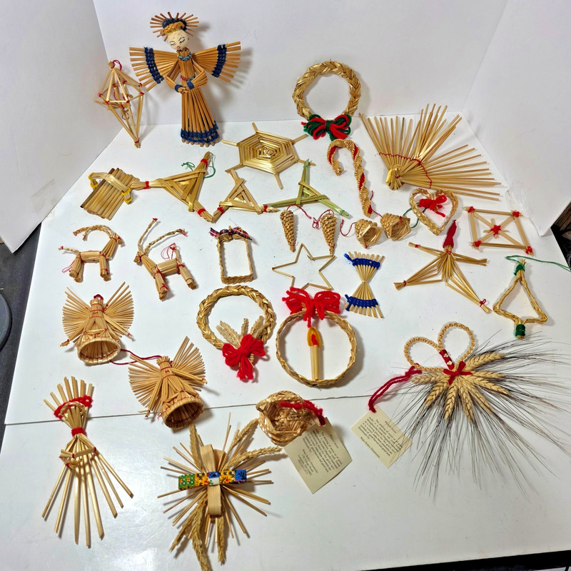 Scandinavian Folk Art Swedish Straw & Wheat Christmas Ornaments Lot of 31