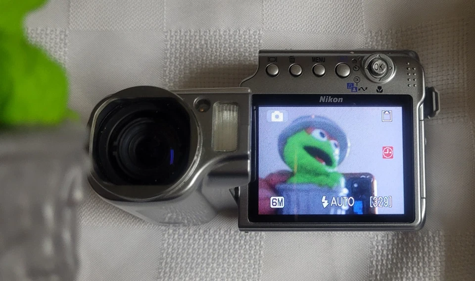 Nikon Coolpix S4 Digital Camera 6.0 megapixel 10x Zoom Tested And Working & Bag - Image 2 of 4