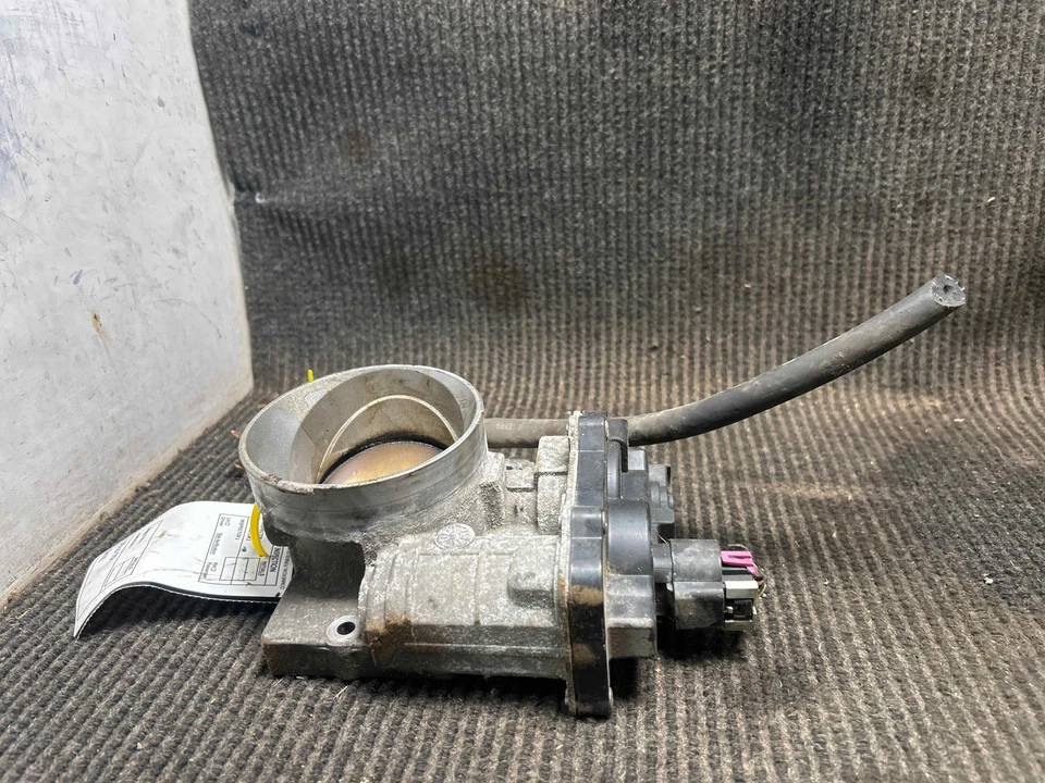 Fits 2003-2007 Chevy Silverado Throttle Body OEM:12570800 Foto 2 de 4
