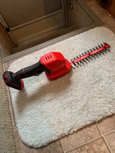 Craftsman 20V Li Ion Battery 8” Cordless Hedge Trimmer CMCSS800 Tool Only