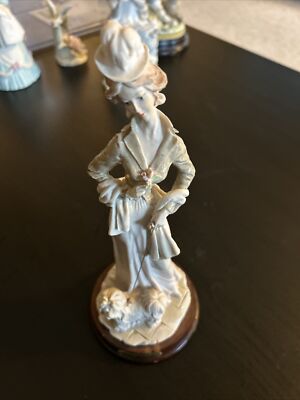 A Belcari Figurine LLadro Collectible Vintage Woman and Dog 9'' Tall