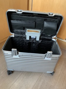 rimowa topas pilot