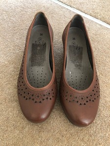 pavers fly flot sandals