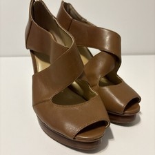 EUC MICHAEL MICHAEL KORS Brown Leather Platform Sandals Heels Back Zip Size 8 M