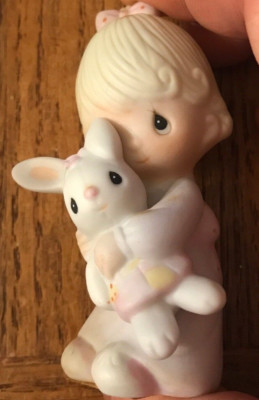 Precious Moments Figurine Girl And Bunny-RARE VINTAGE-SHIPS N 24 HOURS