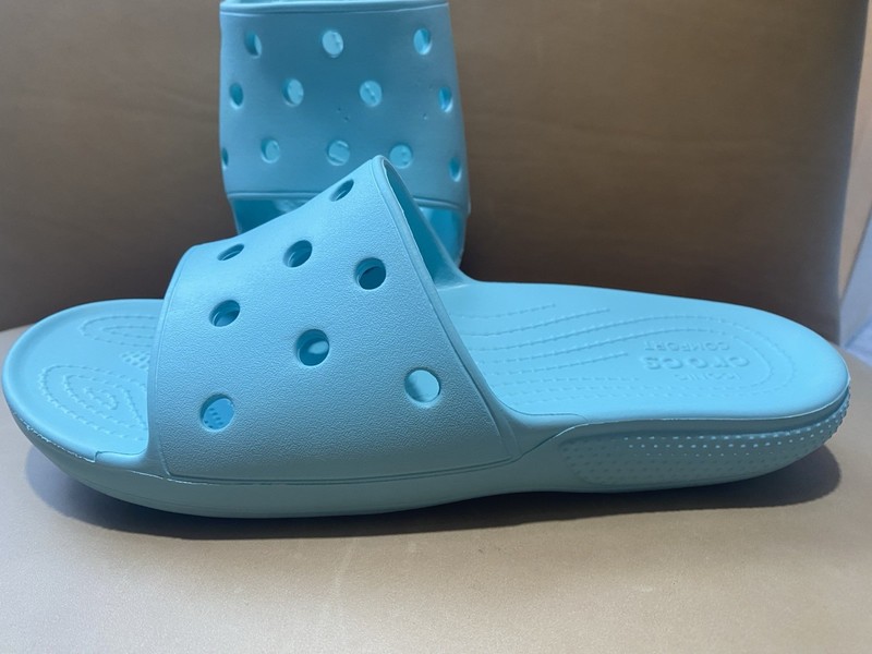 Crocs Women’s Size 10 Sandals Slides Teal Turquoise Slip On New Comfort Shoe