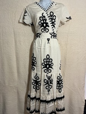 PrettyGarden White/Black Floral Embroidered V-Neck Short Sleeve Maxi Dress M