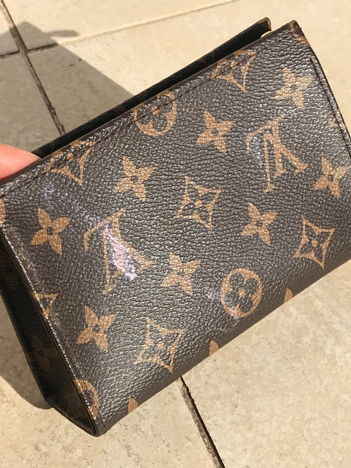 Mini sac pochette trousse LOUIS VUITTON d'occasion (tachée voir photos) - Imagen 4 de 4