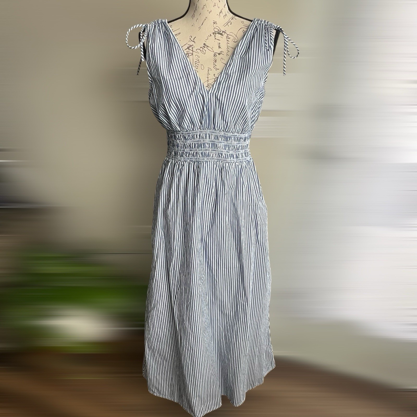 Old Navy Sleeveless Ruched Smocked Maxi Dress Small Blue White Stripe Cotton