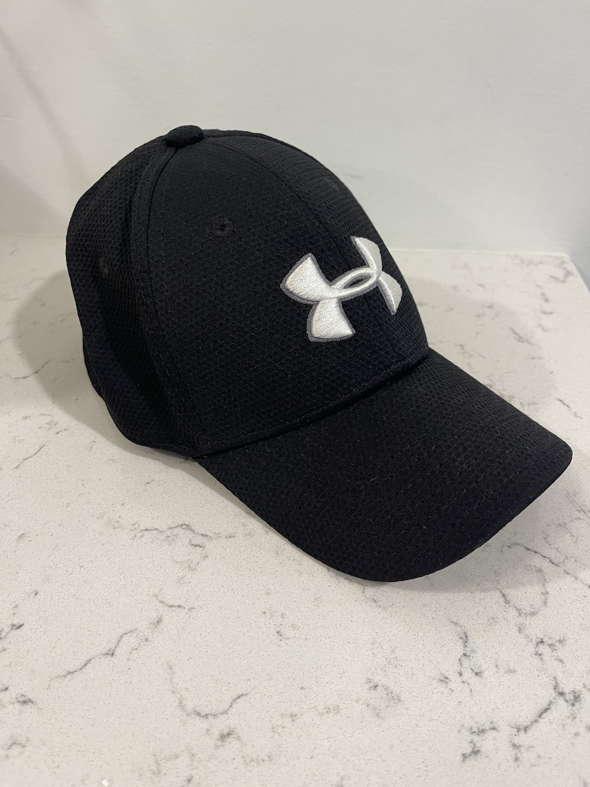Under Armour Boys Baseball Cap Black Fitted Stretch Logo You