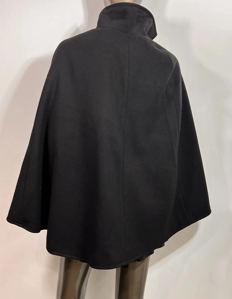 Capa Joan Rivers para mujer negra talla mediana estilo elegante Foto 4 de 4