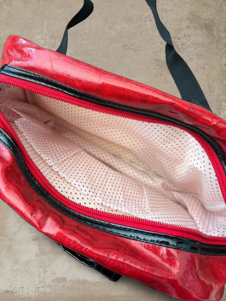 Betty Boop 2013 red and black shoulder bag - Image 2 of 4