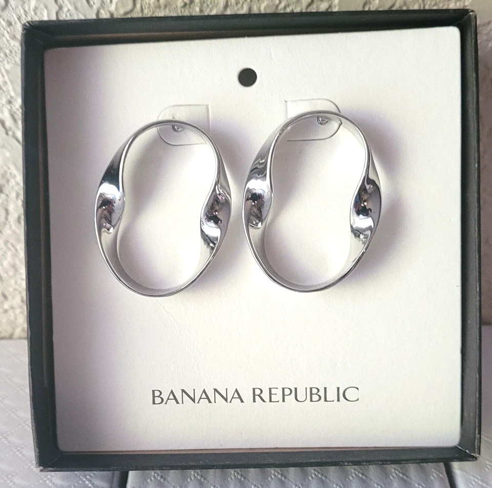 NWT Banana Republic Surgical Grade SSteelHuge Wavy Circle Hoop Pierced Earrings - Image 2 of 4