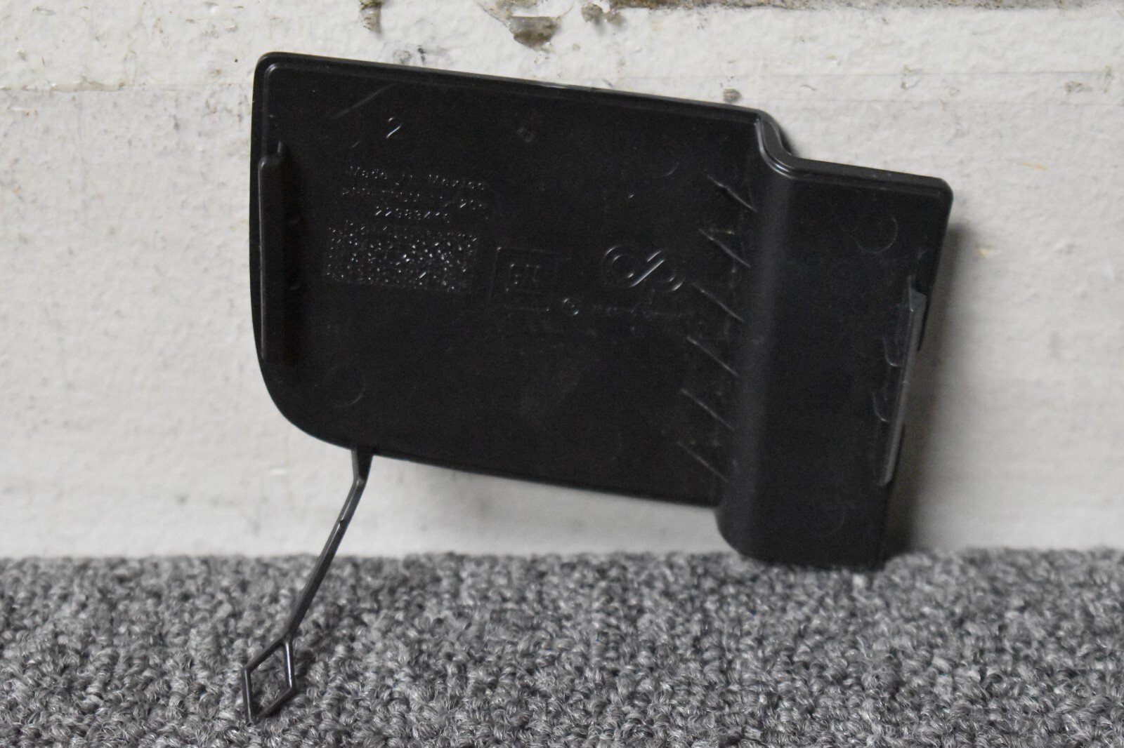2015-2020 GMC Yukon/xl Black Rear Tow Hook Cap Cover 22983416 OEM 