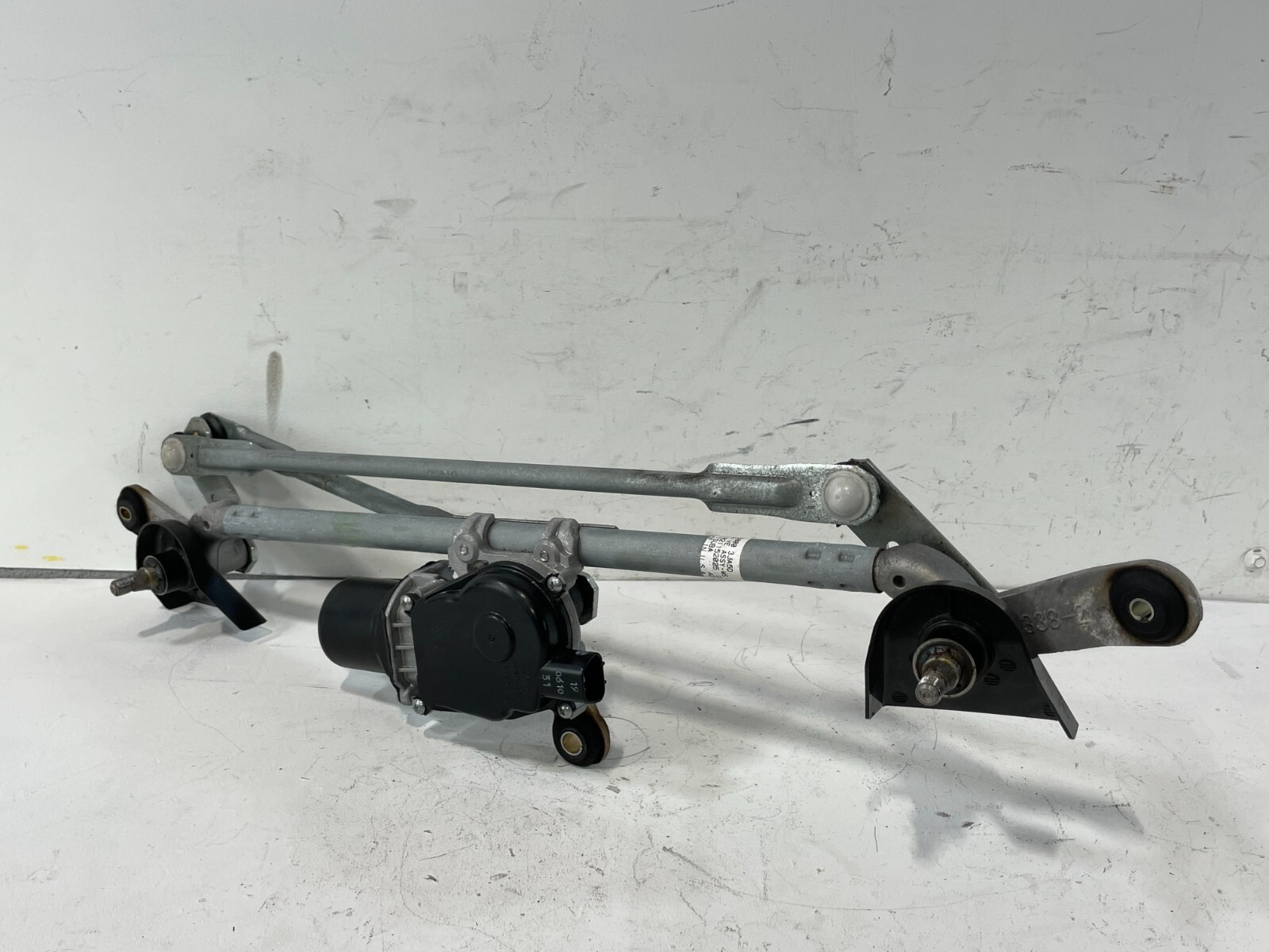 1320 INFINITI JX35 QX60 WINDSHIELD WIPER TRANSMISSION LINKAGE W/ MOTOR