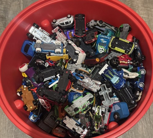 Hot Wheels Lot 40 Cars / Vehicles; Unsearched Matchbox, Disney, Tonka, Etc. E - Foto 2