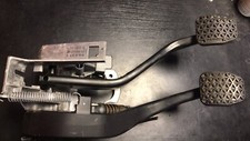 BMW E84 X1 E90 E91 E92 E93 F30 F31 Fußhebel mit Bremspedal 2283725