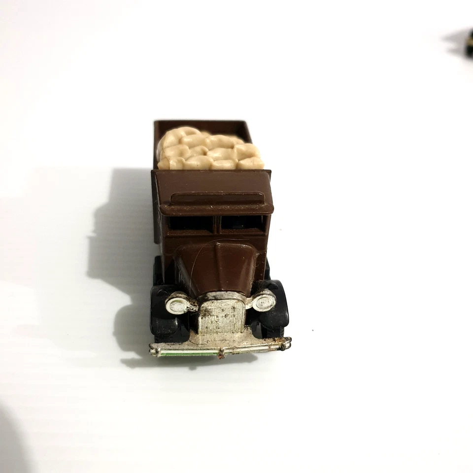 Vintage Corgi Toys Diecast 1:64 Vehicles Bundle Of 5 Ford Morris Aec Van Trucks - Image 4 of 4