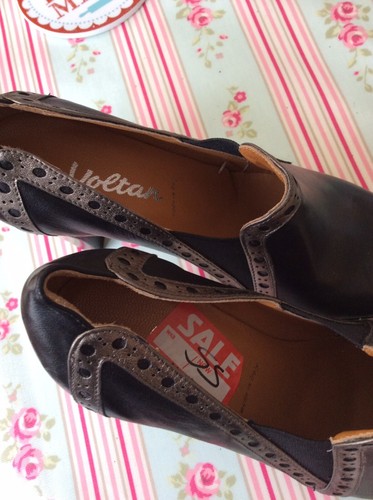 Voltan Black Leather High Front Ladies Shoes NWT Size 3/36 - Picture 7 of 12