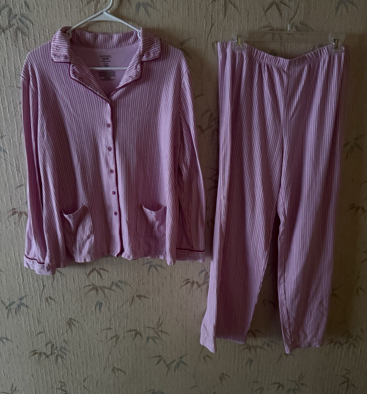 Simply Basic Women's Lt Weight Flannel Pajama Set… - image 1