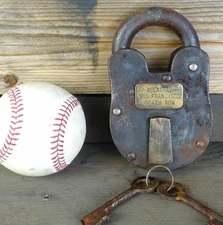 Padlock Alcatraz San Francisco Death Row 3" x 5" Cast Iron Lock & 2 Keys