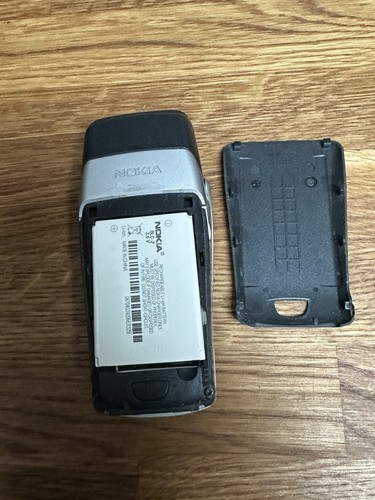 Nokia 6800 - Gray and Blue Flip Phone - Picture 7 of 15